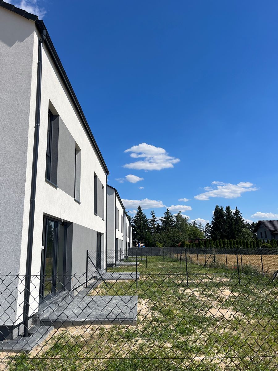 DOMY PRZY ZBOŻOWEJ WIRY