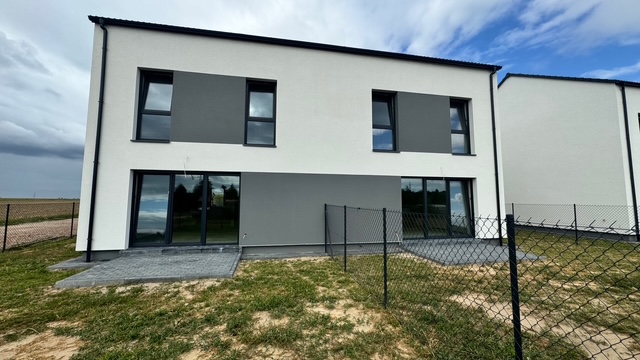 DOMY PRZY ZBOŻOWEJ WIRY